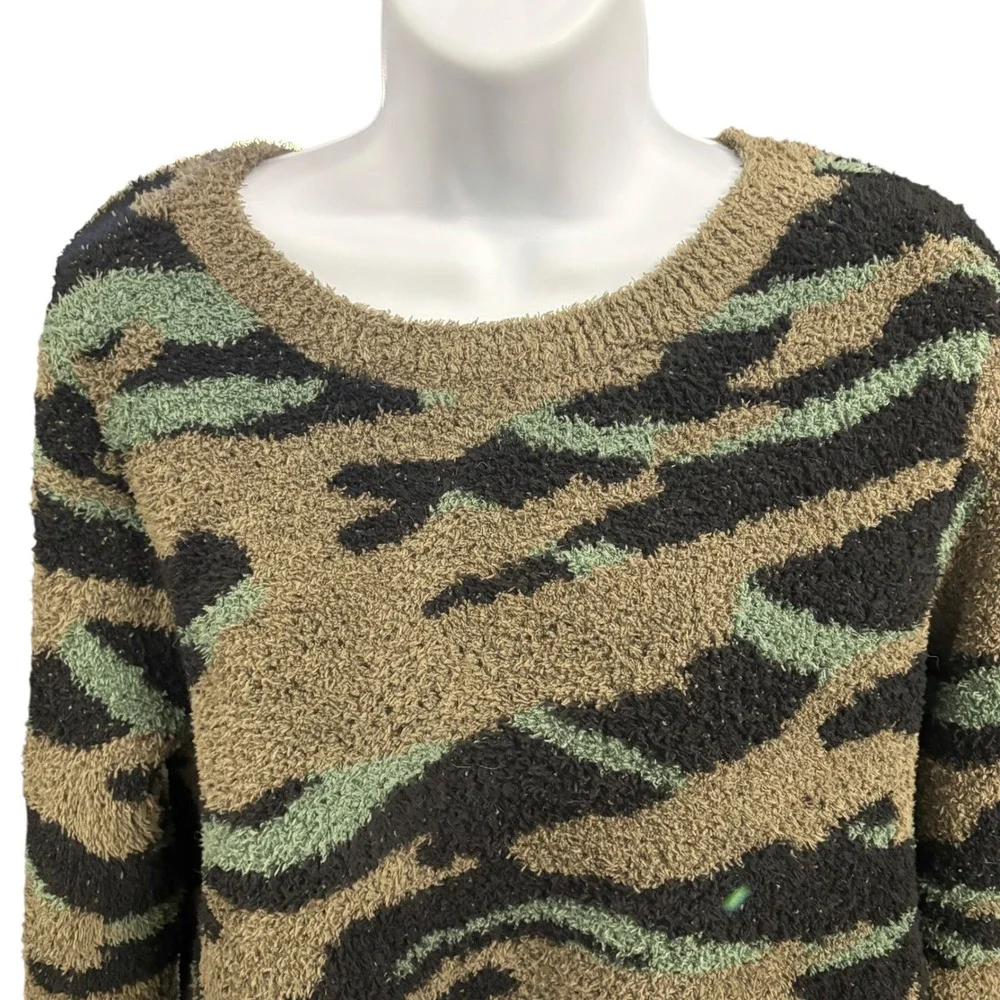 Barefoot‎ Dreams CozyChic Camo Print Pullover Sweater Women's Small - Picture 3 of 12